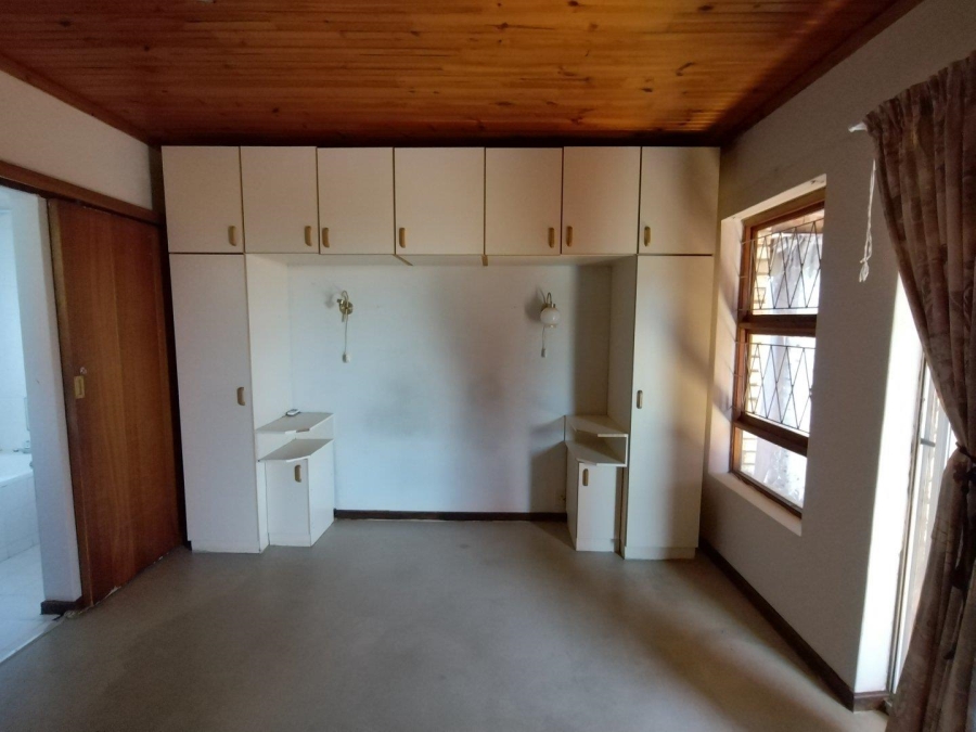 5 Bedroom Property for Sale in Wavecrest Eastern Cape